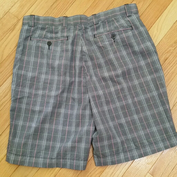 Cutter & Buck Golf Shorts EUC - Picture 4 of 5
